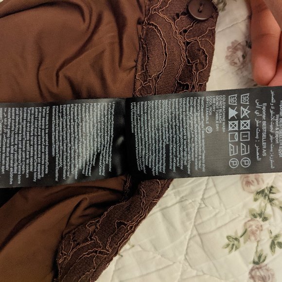 ONLY - cropped lace pants with zipper BNWT - Picture 7 of 8